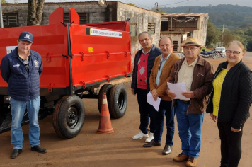 Realizada entrega de carreta basculante para Associação de Produtores Rurais do Carajazinho