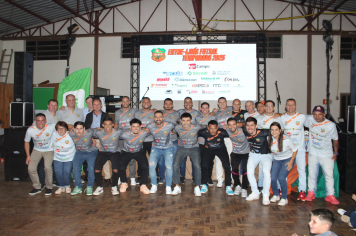 AEF apresenta elenco adulto e categorias de base 