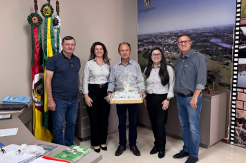 SICREDI realiza visita ao Executivo