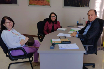 Reunião trata sobre municipalização da escola Dr. Carlos Kruel