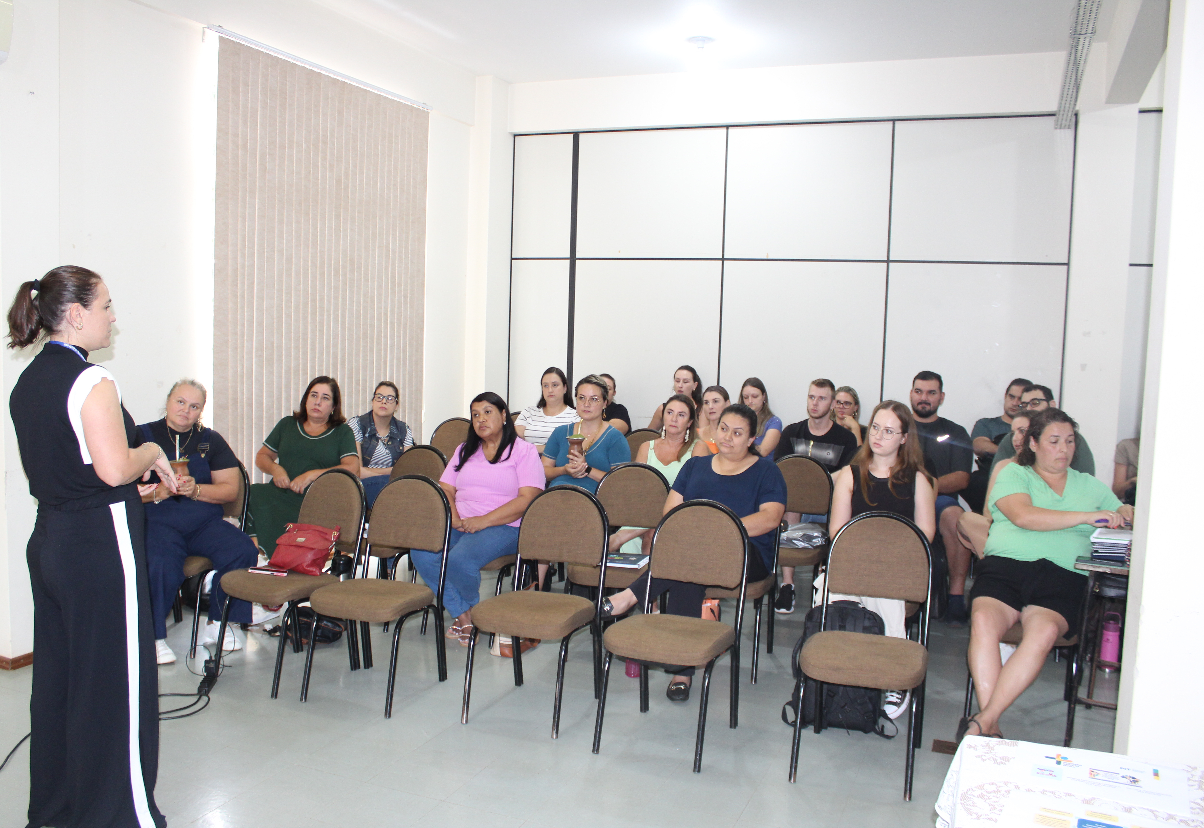 Secretaria de Educação realiza encontro com professores e coordenadores pedagógicos